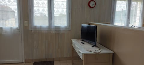 Propriété Airbnb réussie: Studio 12 minutes from Puy du Fou à Les Herbiers