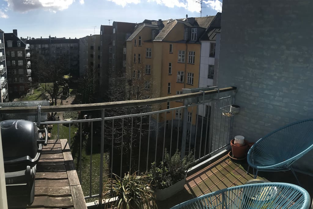 The balcony with sun all day and a bbq