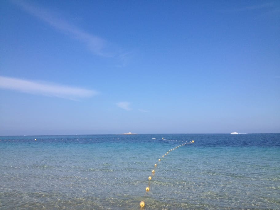 Plage des Salins, eaux turquoises, sable blanc et fin