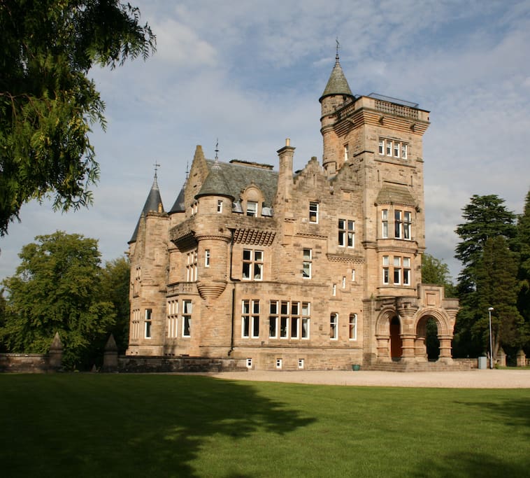 Dollarbeg Castle
