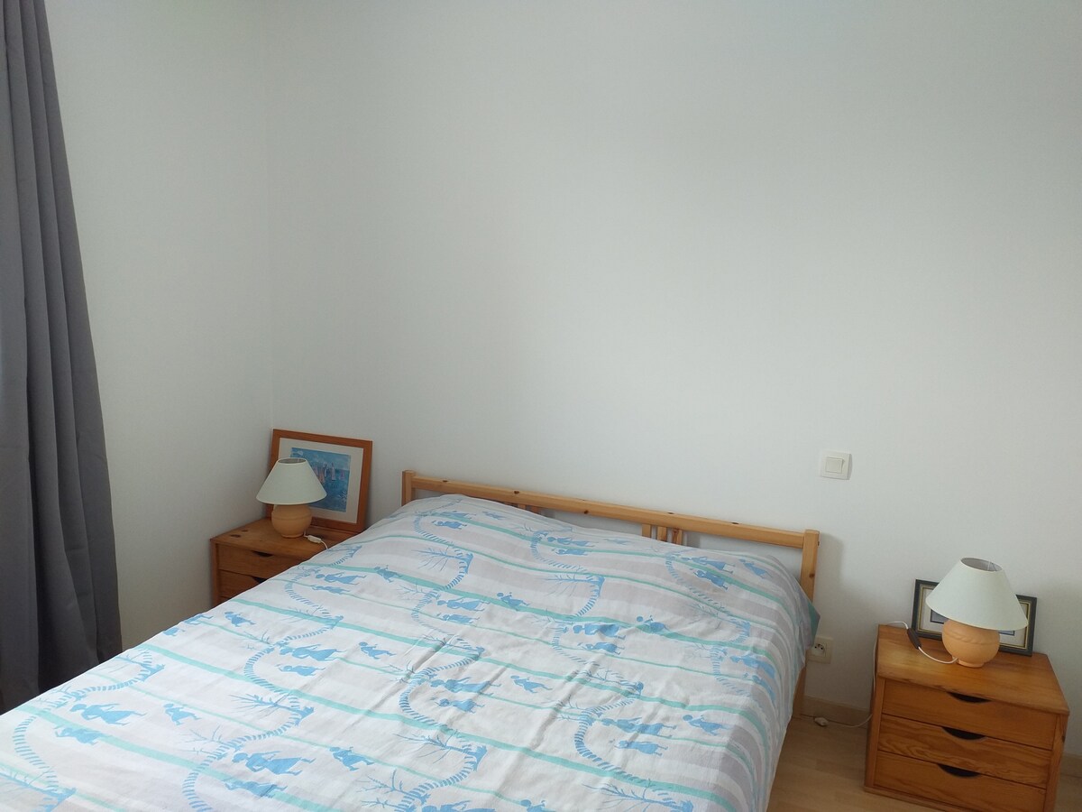 غرفة نوم في طابق مزدوج