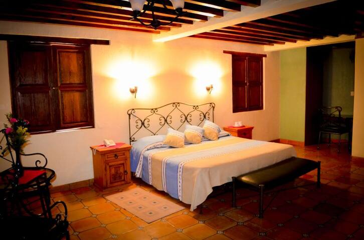 Antiguo Vapor managed Airbnb listing 2