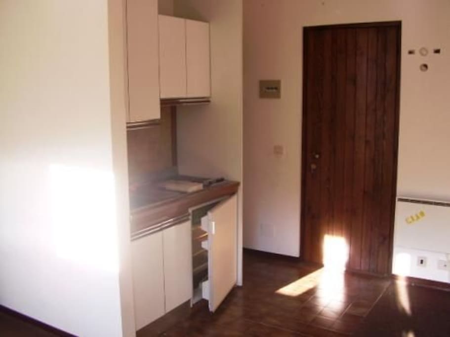 Ingresso con angolo cottura elettrico