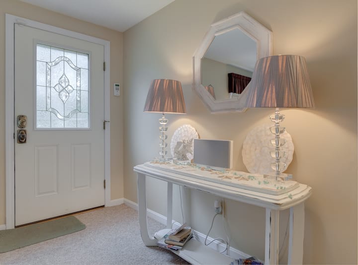 Absolutely Adorable 4 Bedroom Ranch - Falmouth, MA