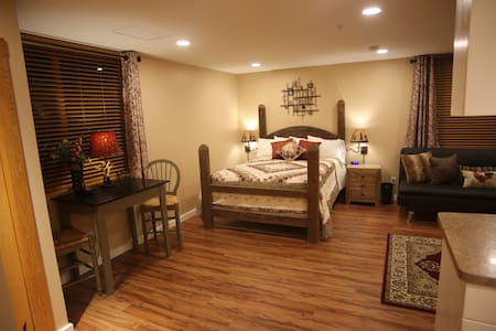 Vacation in Jackson & Social Distance-Full Kitchen