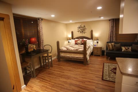 Successful Airbnb property: Downtown Jackson Condo, Full Kitchen #1 in Jackson