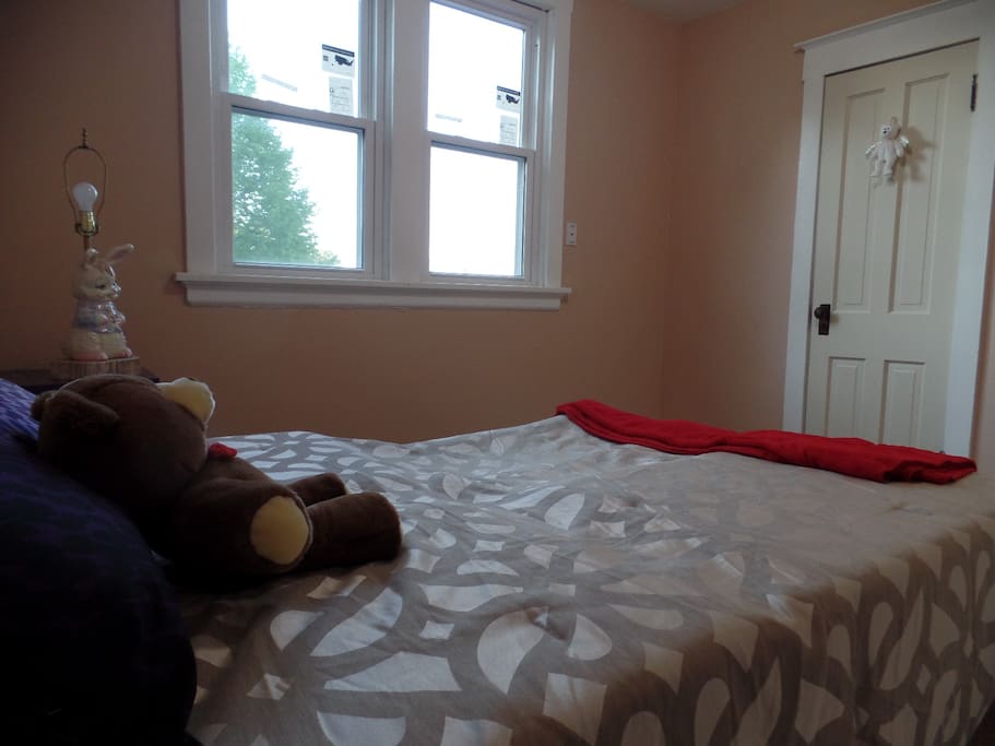 Private Bedroom: Bedroom 2