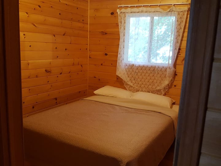 Erstes Schlafzimmer, 1 Queensize-Bett