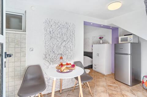 Popular Airbnb listing: Studio apartman Harmony in Kaštel Stari