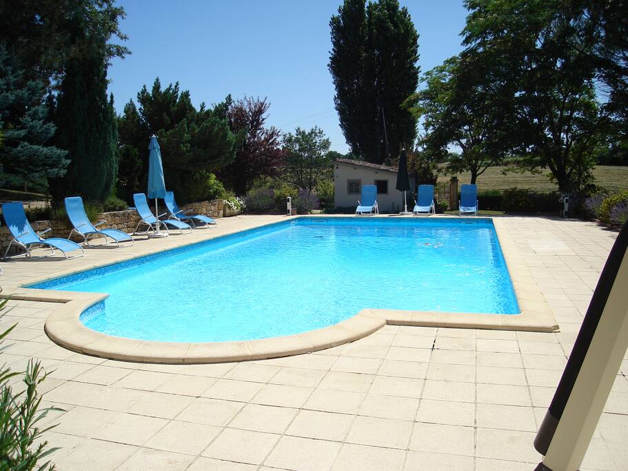 Piscine commune à 2 gîtes (12x6)