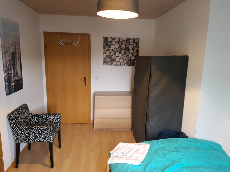 Komode, Schrank, Sessel