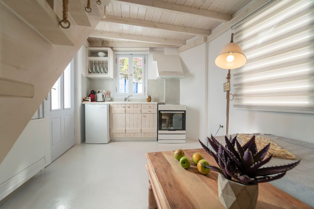 fully equipped kitchen