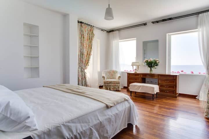 Camera da letto principale (letto king-size)