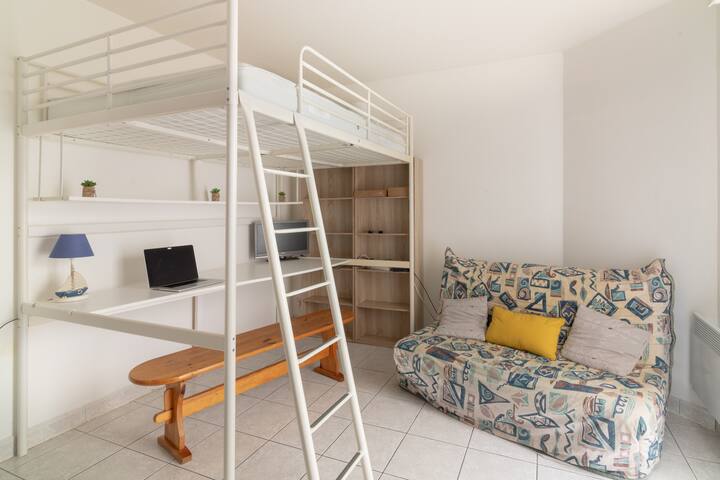 Charmant studio avec parking, proche centre-ville