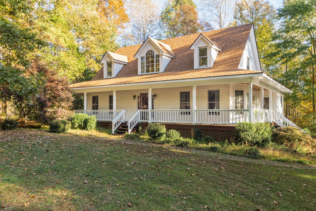 Great wooded setting. Very quiet with lots of nature and animal life.