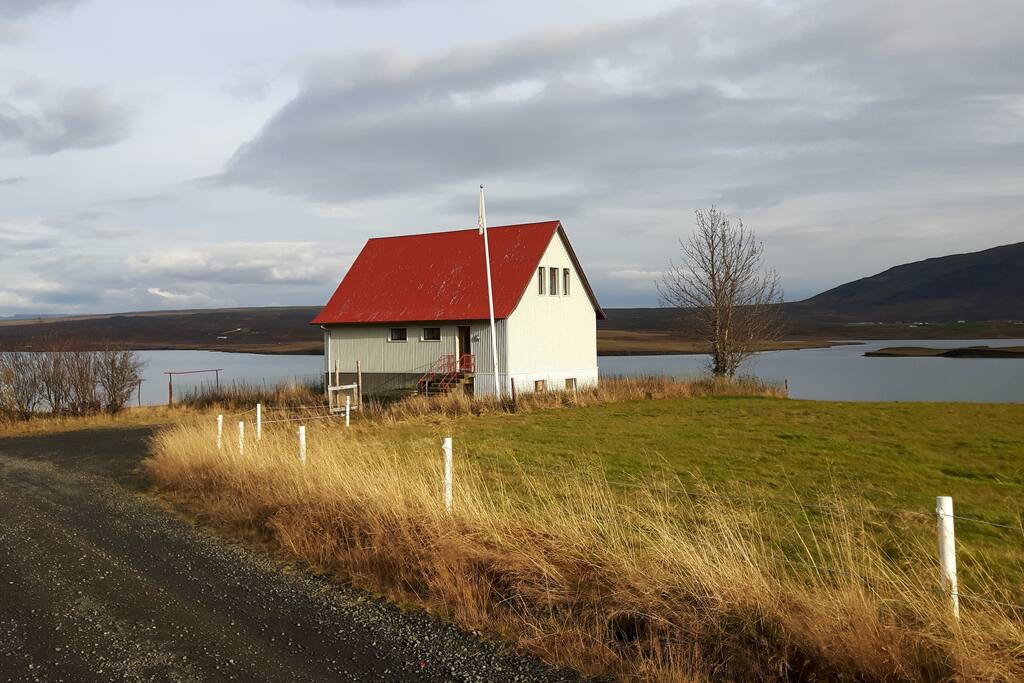 Úlfljótsvatn farmhouse.