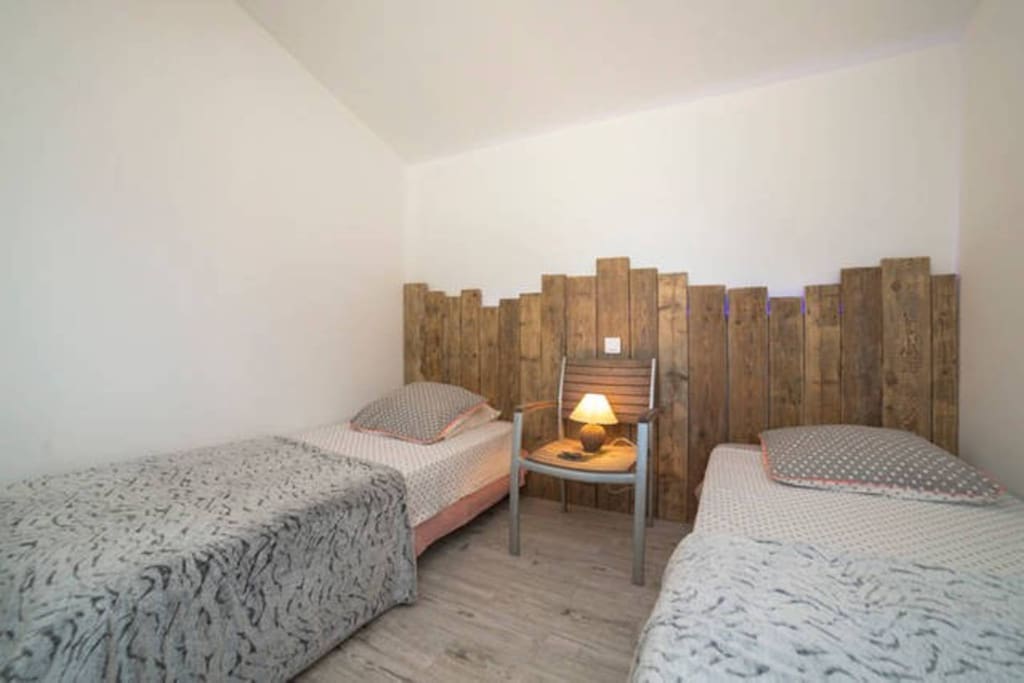 la chambre avec possibilité de 2 lits séparés