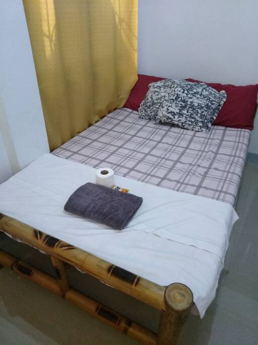 4 pillows, blanket, towel, tissue papers, soap and shampoo are provided.