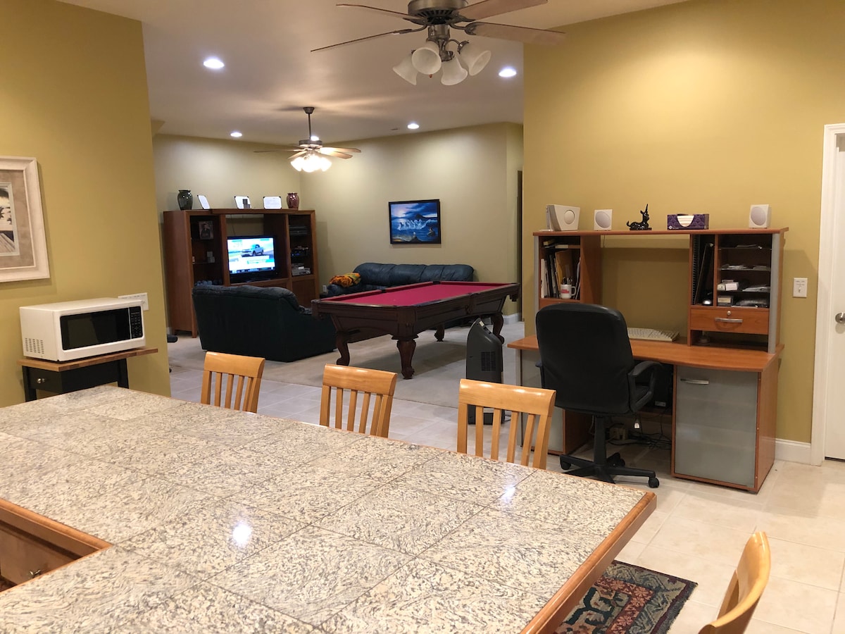 Popular Airbnb listing: Haven on the Lake-Entire downstairs, near Clemson in Seneca / Clemson
