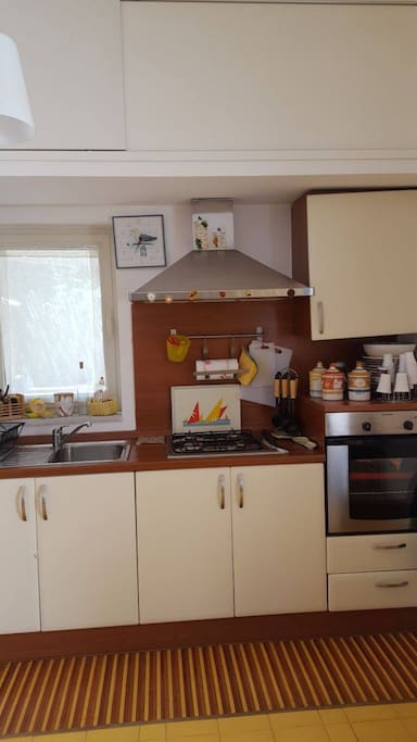 Cucina a vista in soggiorno