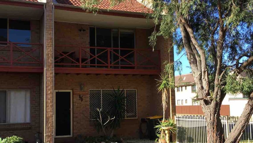 Airbnb Windang Vacation Rentals Places To Stay New South