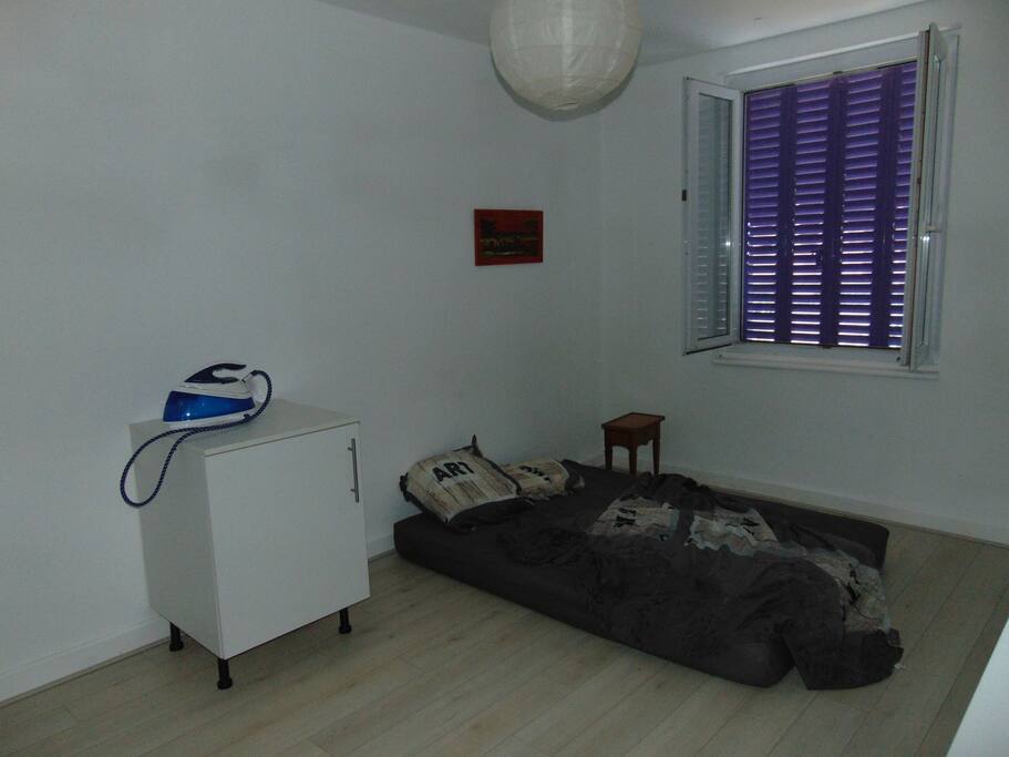 Chambre avec lit double