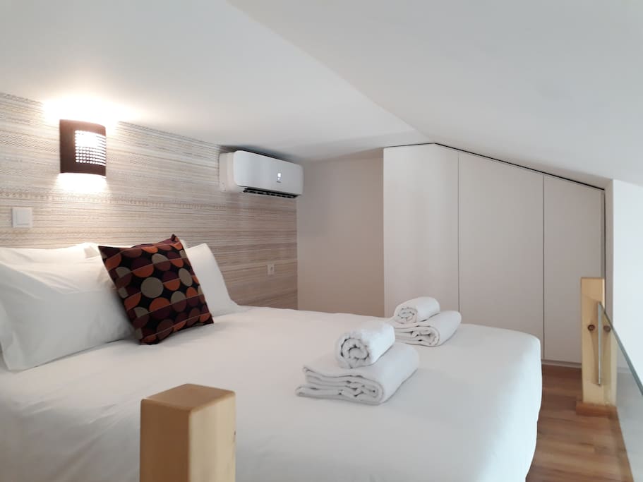 Bedroom - Low ceiling Mezzanine