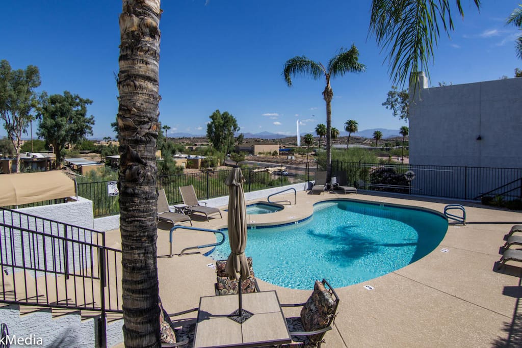 Lovely pool and hot tub on site.