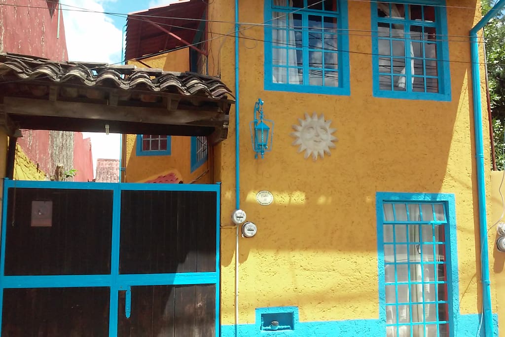 De estilo colonial y rústico