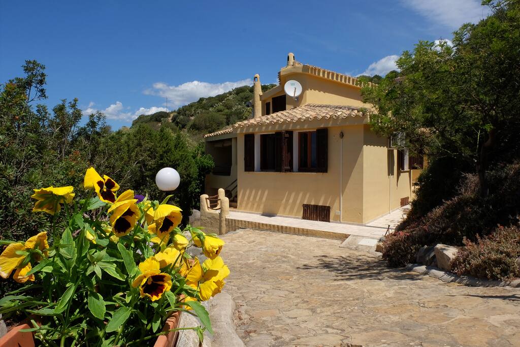 L'ingresso della casa
