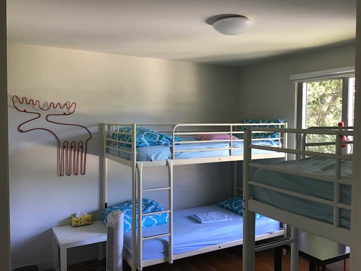 غرفة نوم بطابقين غرفة نوم 4 