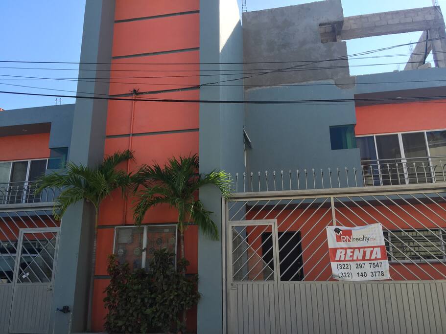 Condominio en la Playa de 2 recamaras con amplios espacios en estancia y cocina para que disfrutes el café o te por las mañanas
