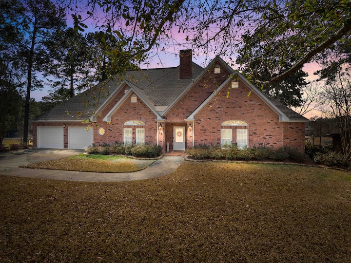 Trahan Lake House on Toledo Bend - Sleeps up to 23