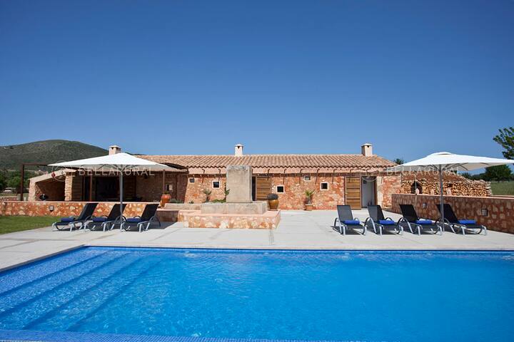 Beautiful high quality Finca close to beaches