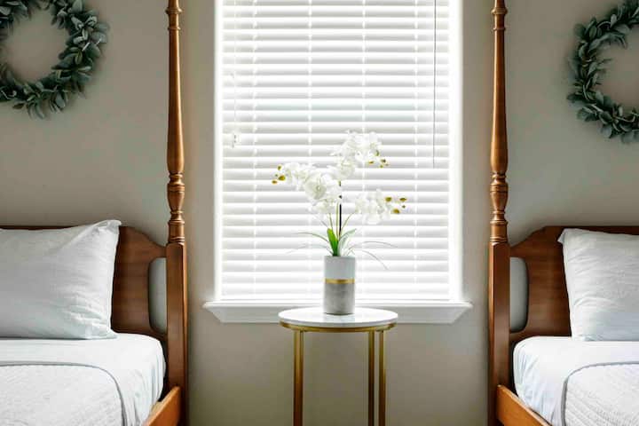 Chumba cha kulala #3~ Vitanda Viwili Viwili