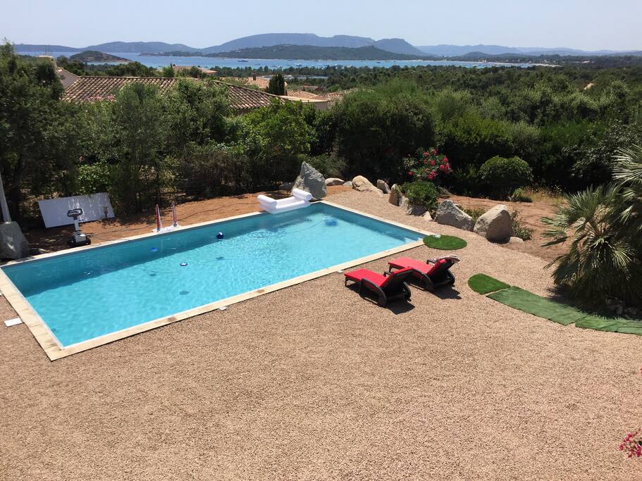 Piscine 10x5m (chauffée et couverte) aménagement en cours (ok fin Septembre 2018)