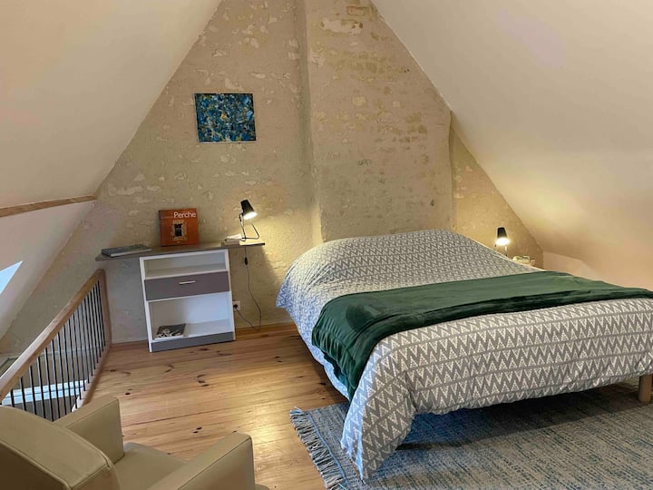 dhomë gjumi 4
1 Queen Queen Queen 