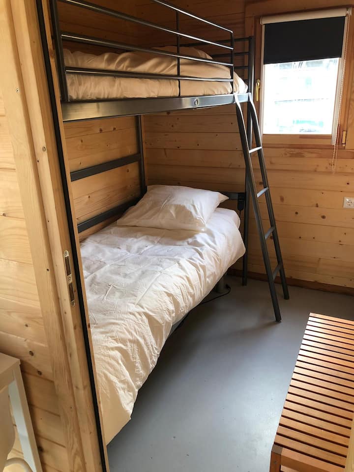 ห้องนอน 2 (Bedroom 2)