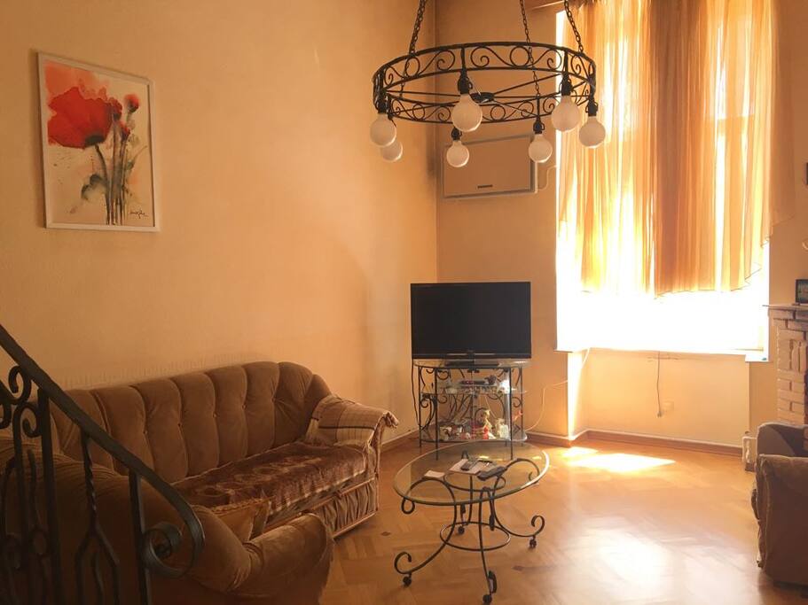 Spacious living room