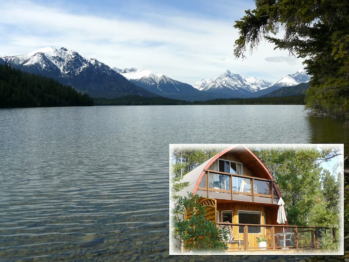 Horn Lake Cottage Cottages for Rent in Tatla Lake, British Columbia
