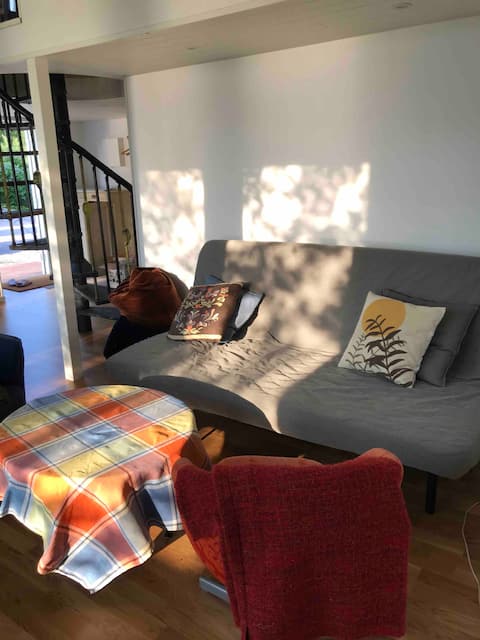 Popular Airbnb listing: Guest house with lake view in Falun