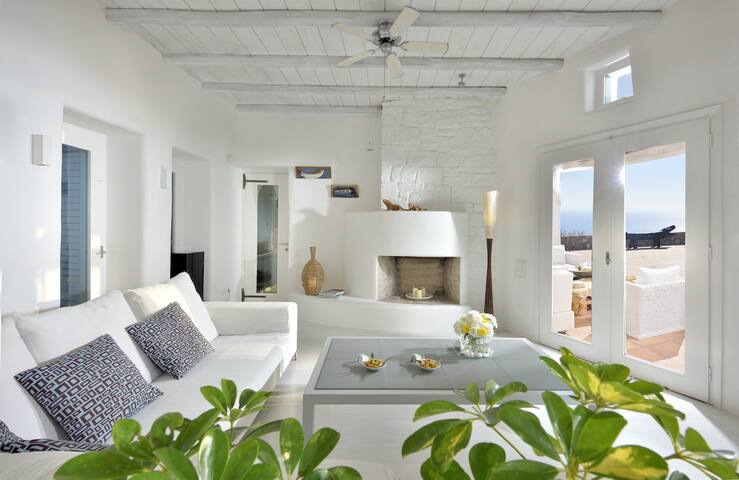 Panoramic Views Villa in Mykonos gallery image 5