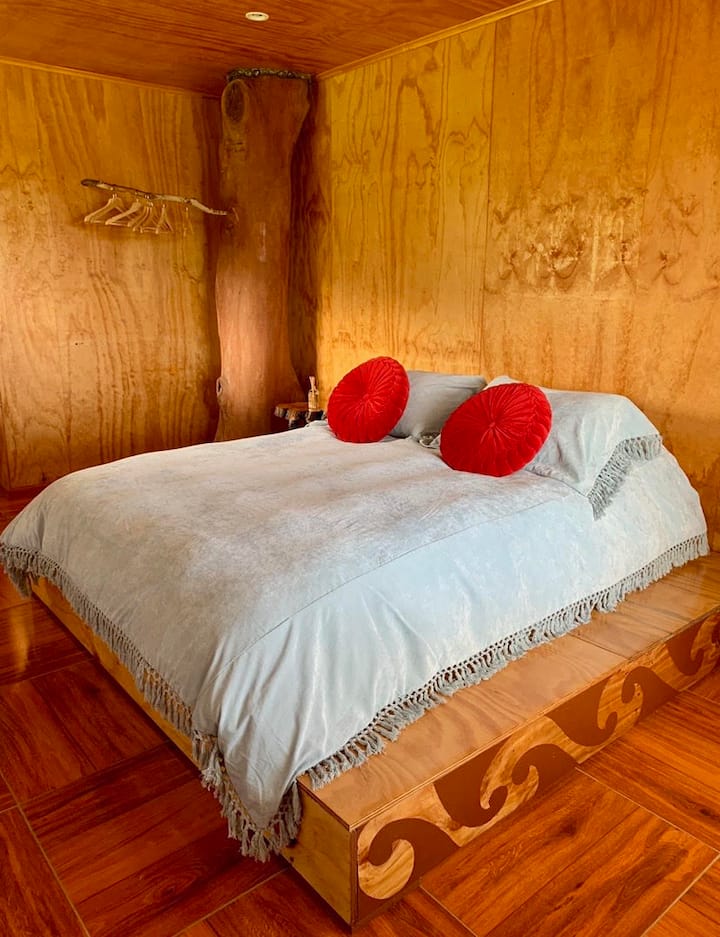 Dormitorio matrimonial con baño privado