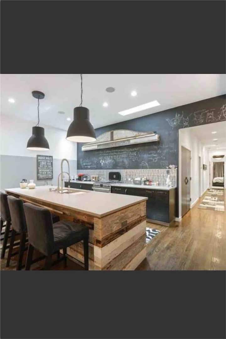 Urban Bohemian Getaway - Evanston, IL