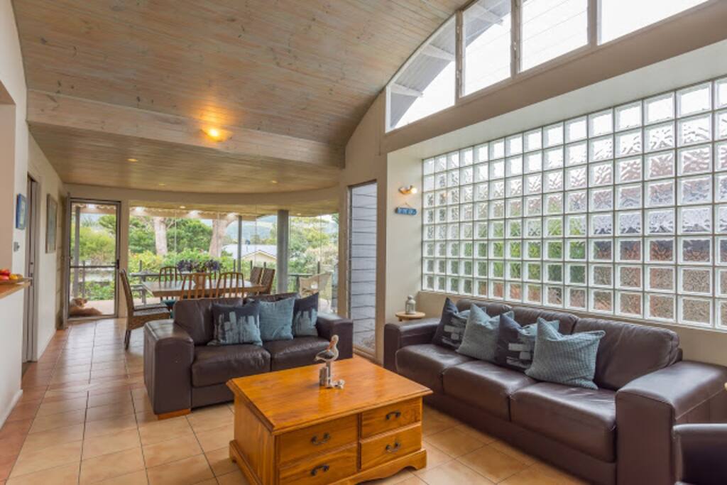 Dining, lounge room