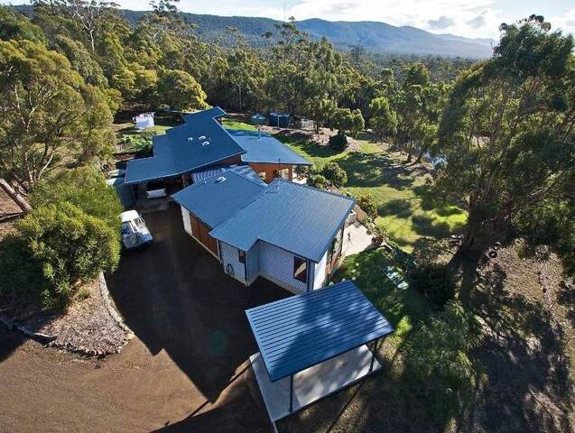 Escape to Bicheno near the bush, beach and golf gallery image 2