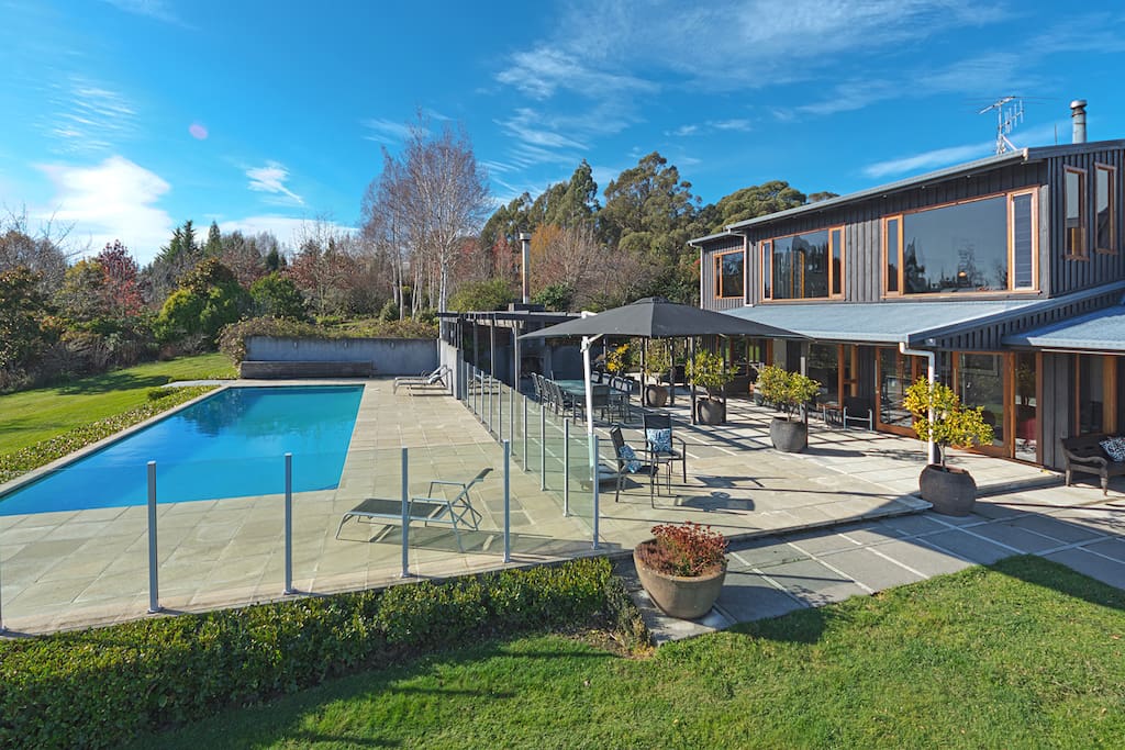 Outdoor entertainment with Swimming Pool & Spa Pool (only available in Summer)
