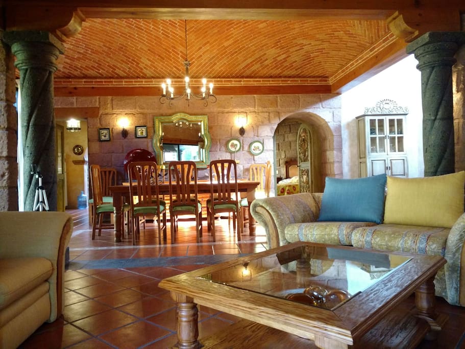 Sala colindante al comedor