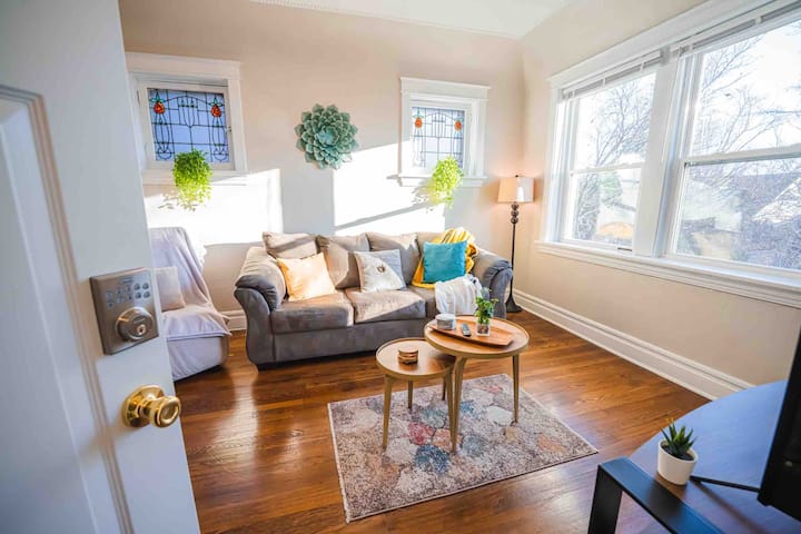 მე-2 მისაღები ოთახი 