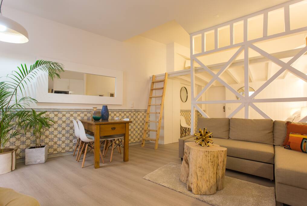 Open Living room ready to handle up to 6 people